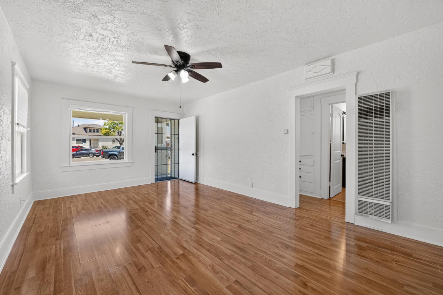 610 P Street Sanger, CA 93657 - Photo 5 of 26
