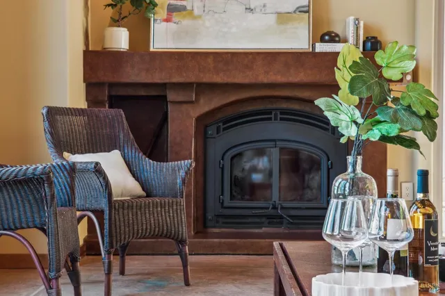 a view of entryway with livingroom and furniture