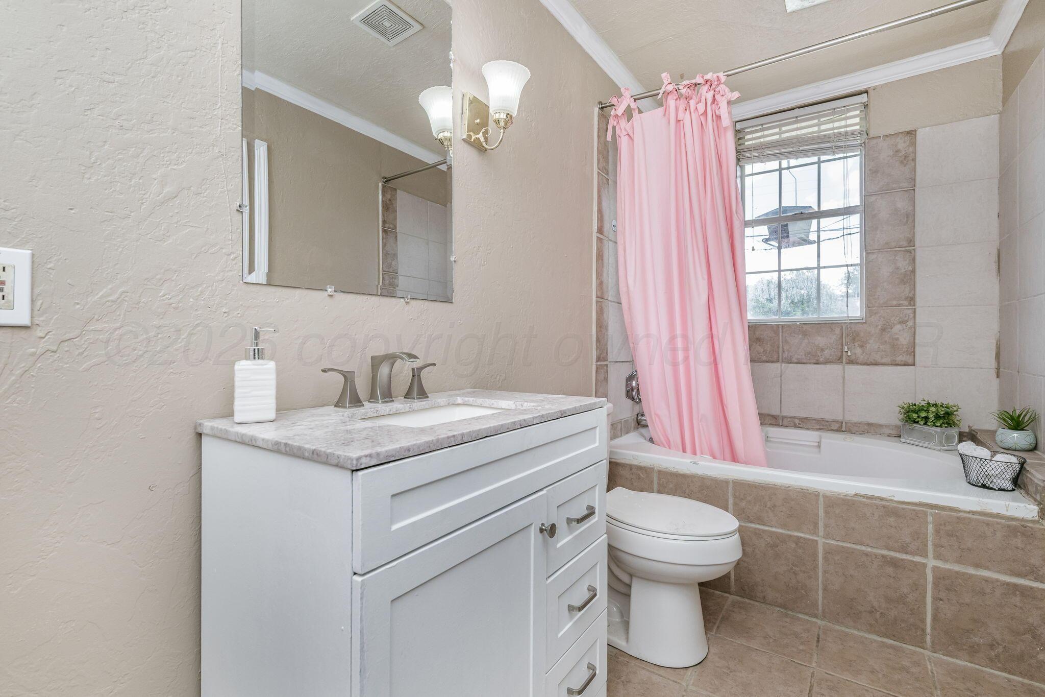 4203 South Bonham Street Amarillo, TX 79110 - Photo 12 of 17 4203 S Bonham St 14