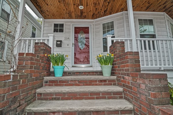 214 Springvale Avenue Everett, MA 02149 - Photo 2 of 30 Gallery Image 2