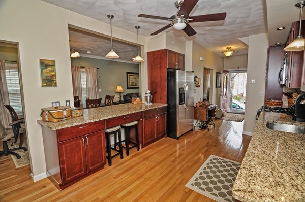 214 Springvale Avenue Everett, MA 02149 - Photo 3 of 30 Gallery Image 3
