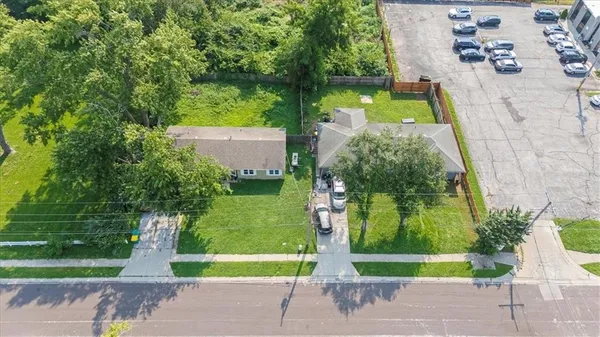 $1,000,000 | 8231 Travis Street, Overland Park, KS 66204