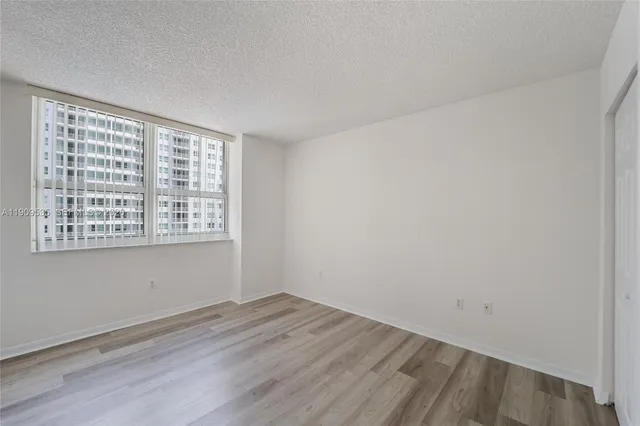 $5,500 | 1155 Brickell Bay Drive, Unit 1602, Miami, FL 33131