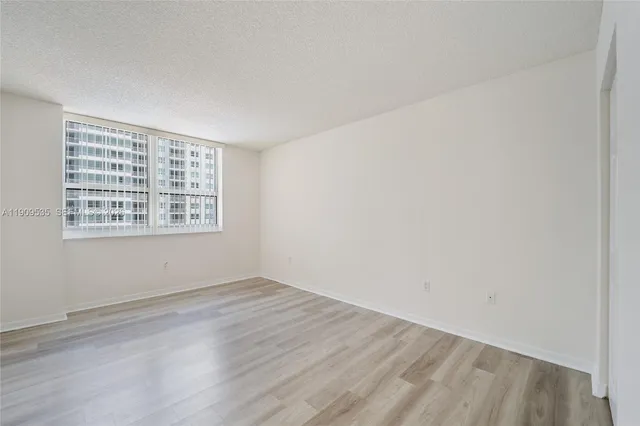$5,500 | 1155 Brickell Bay Drive, Unit 1602, Miami, FL 33131