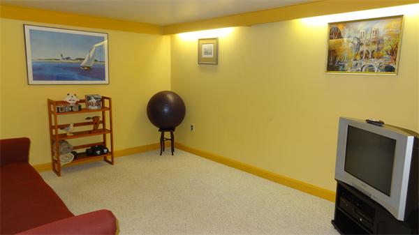 9 Strawberry Hill Road Natick, MA 01760 - Photo 17 of 20 Gallery Image 17