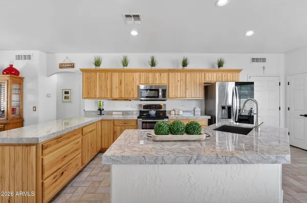 $725,000 | 1557 West Greasewood Street, Apache Junction, AZ 85120