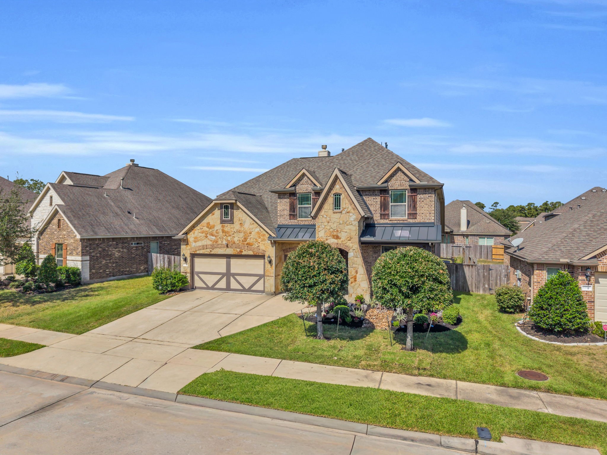 13319 Lake Chesdin Road Houston, TX 77044 - Photo 3 of 37 Nestled on a cul-de-sac lot in Waters Edge minutes from Lake Houston