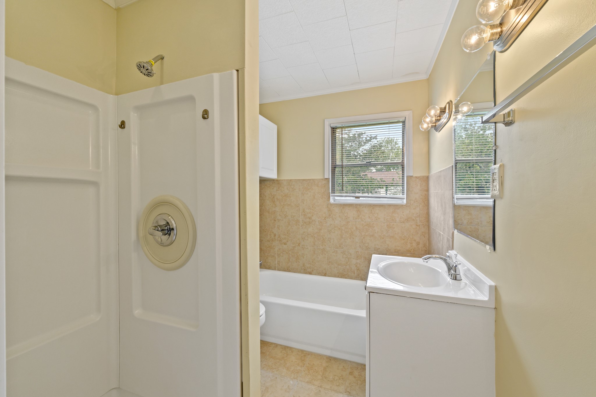 821 Miller Street Angleton, TX 77515 - Photo 11 of 13