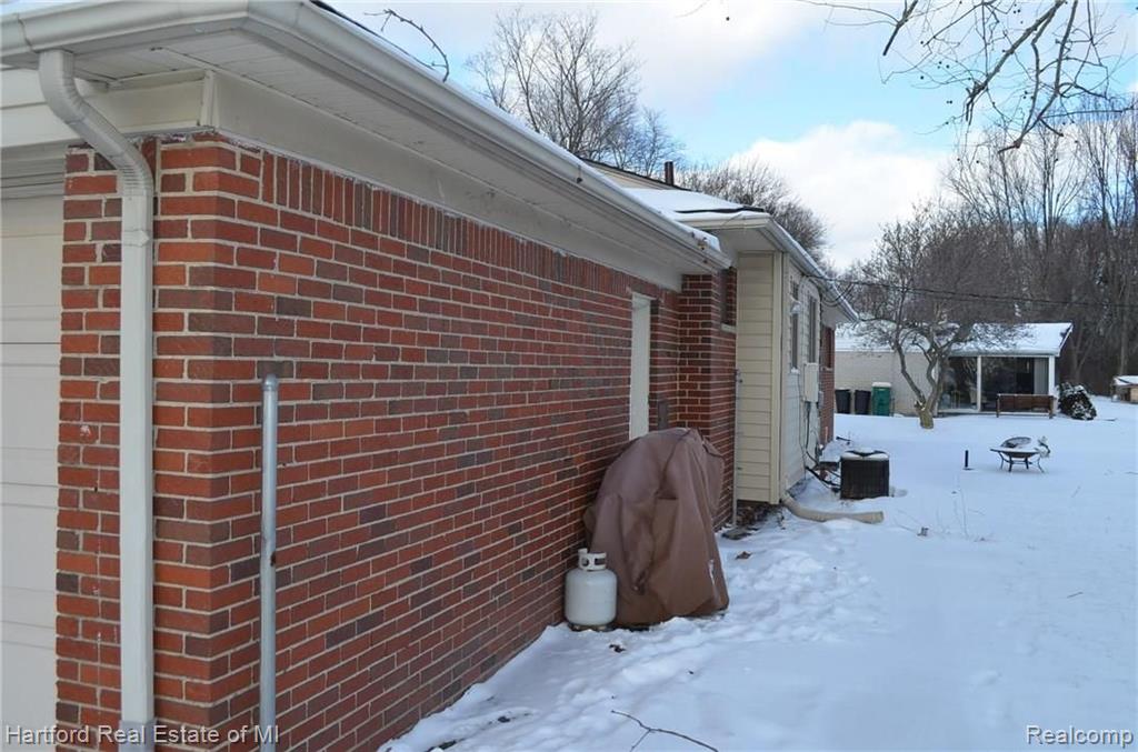 28158 Hawberry Road Farmington Hills, MI 48331 - Photo 30 of 33
