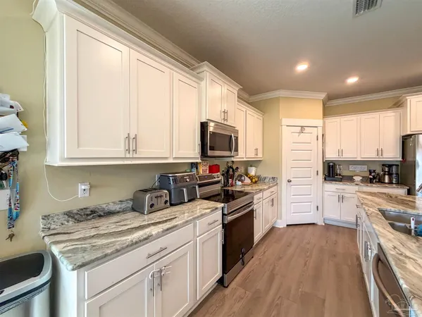 $2,550 | 12509 Windsor Drive, Pensacola, FL 32506