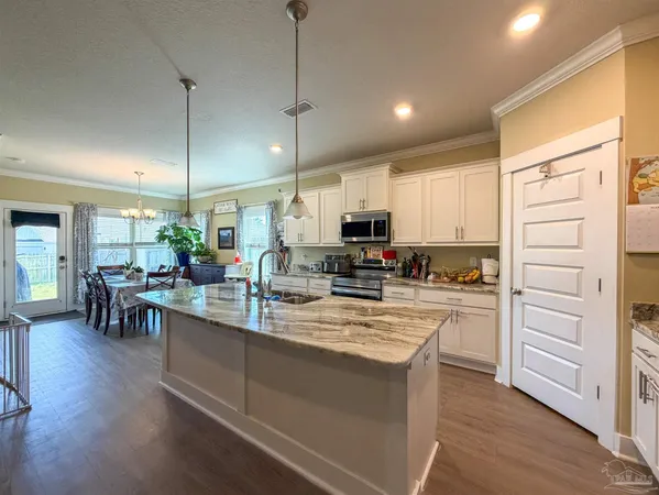 $2,550 | 12509 Windsor Drive, Pensacola, FL 32506