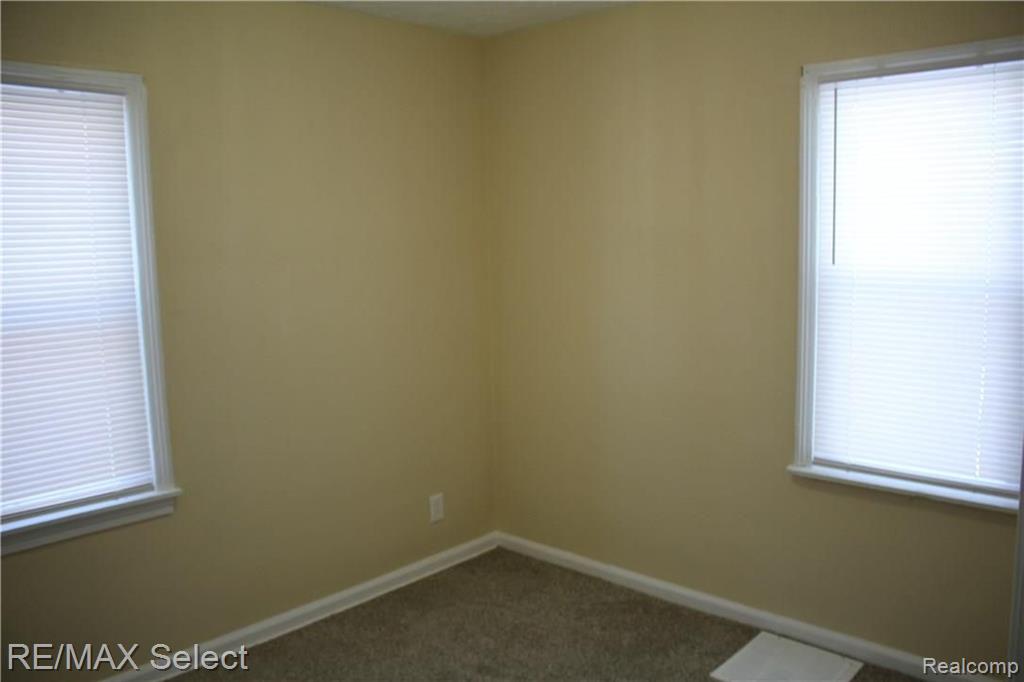 4517 Pengelly Road Flint, MI 48507 - Photo 5 of 14