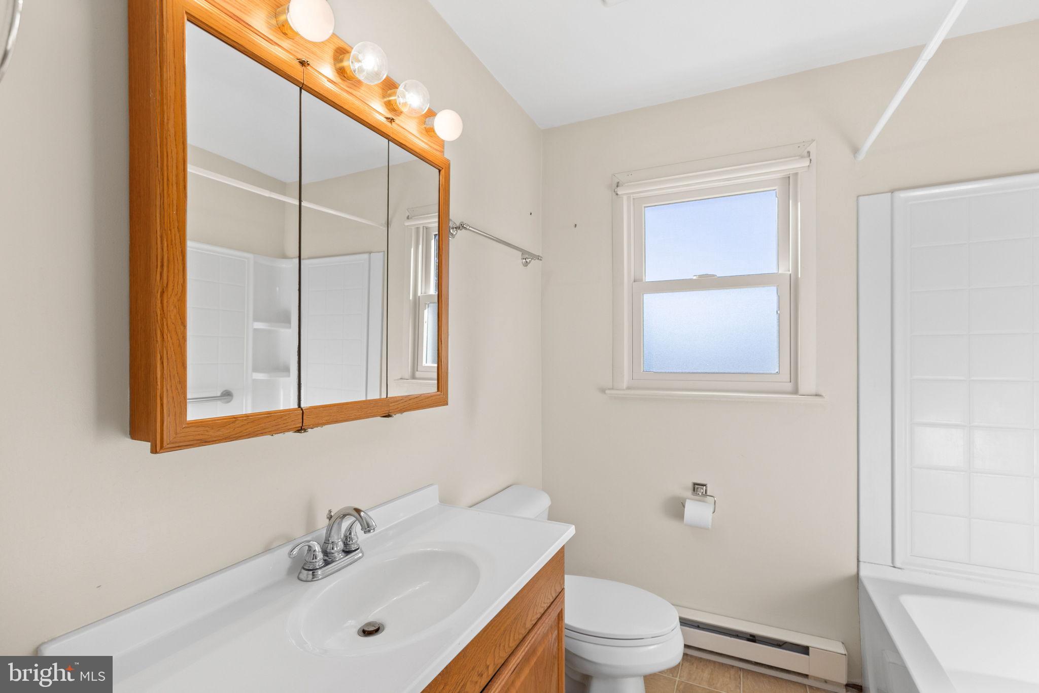 4717 County Line Road Winfield, PA 17889 - Photo 11 of 27 Full Bathroom