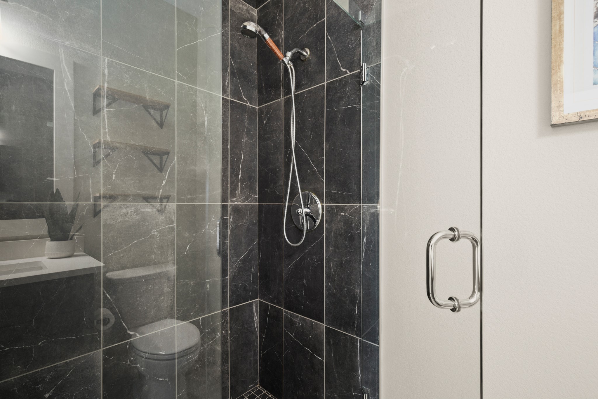 2827 Manor Road, Unit 3105 Austin, TX 78722 - Photo 8 of 26 a bathroom with a shower