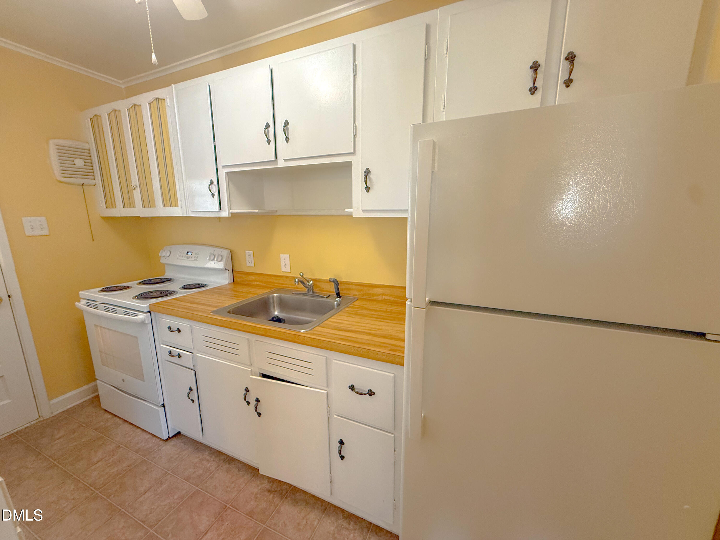 833 Daniels Street, Unit A Raleigh, NC 27605 - Photo 6 of 12