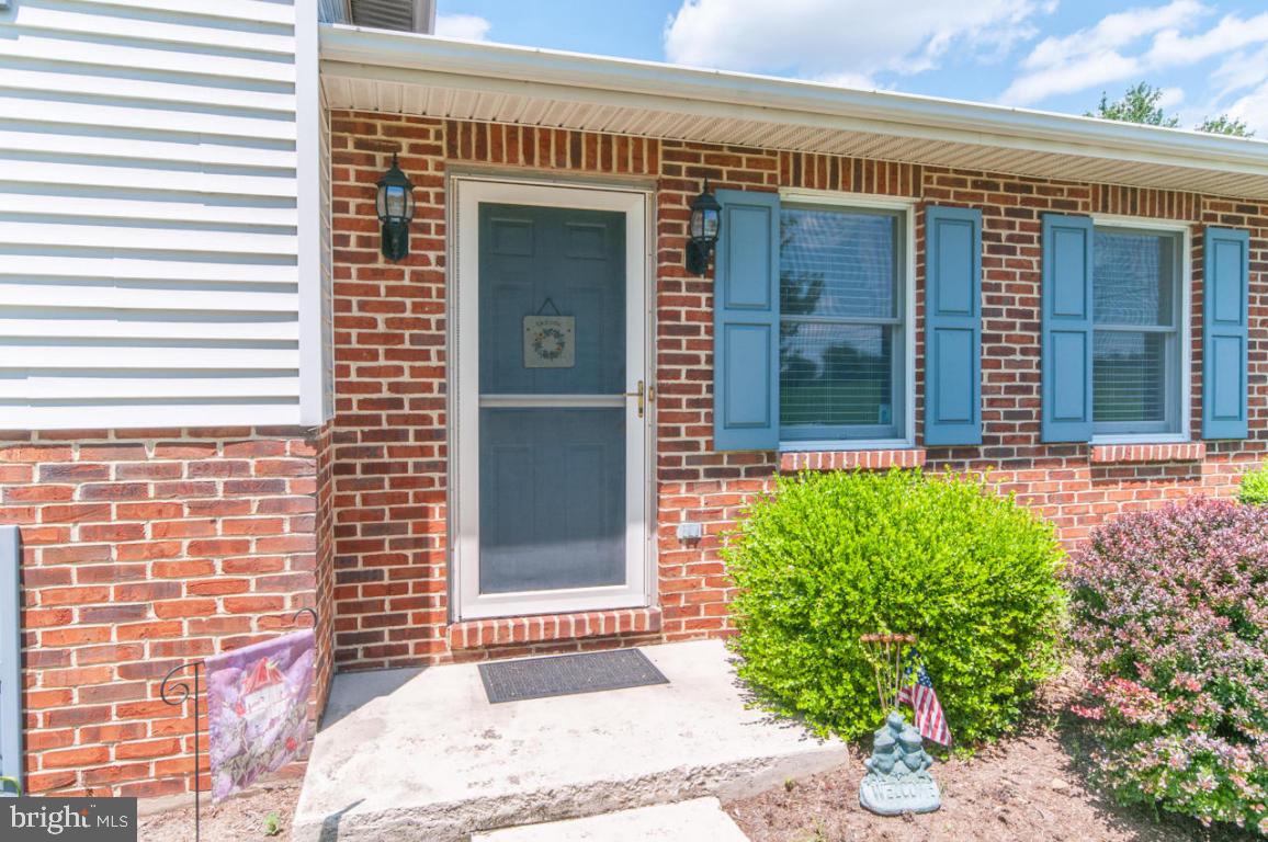 400 Snyder Road Lititz, PA 17543 - Photo 2 of 23 Gallery Image 2