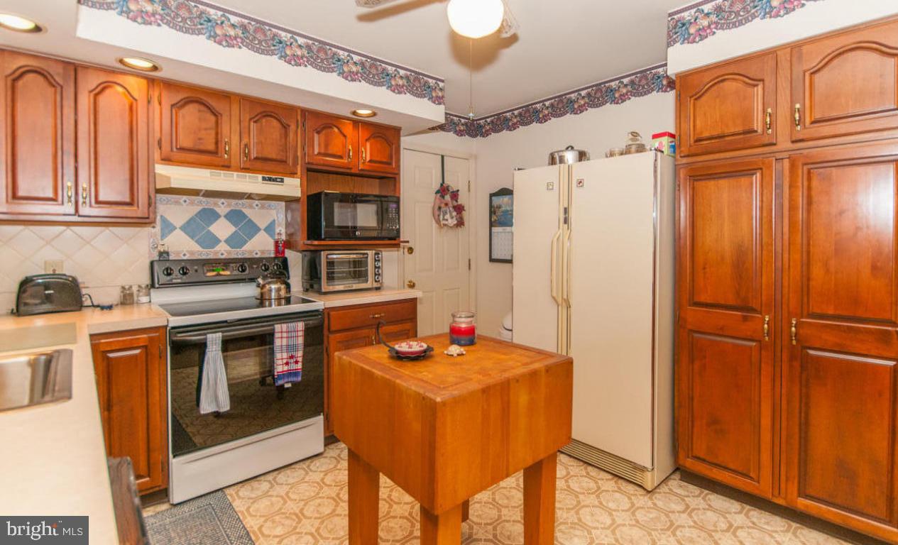 400 Snyder Road Lititz, PA 17543 - Photo 6 of 23 Gallery Image 6