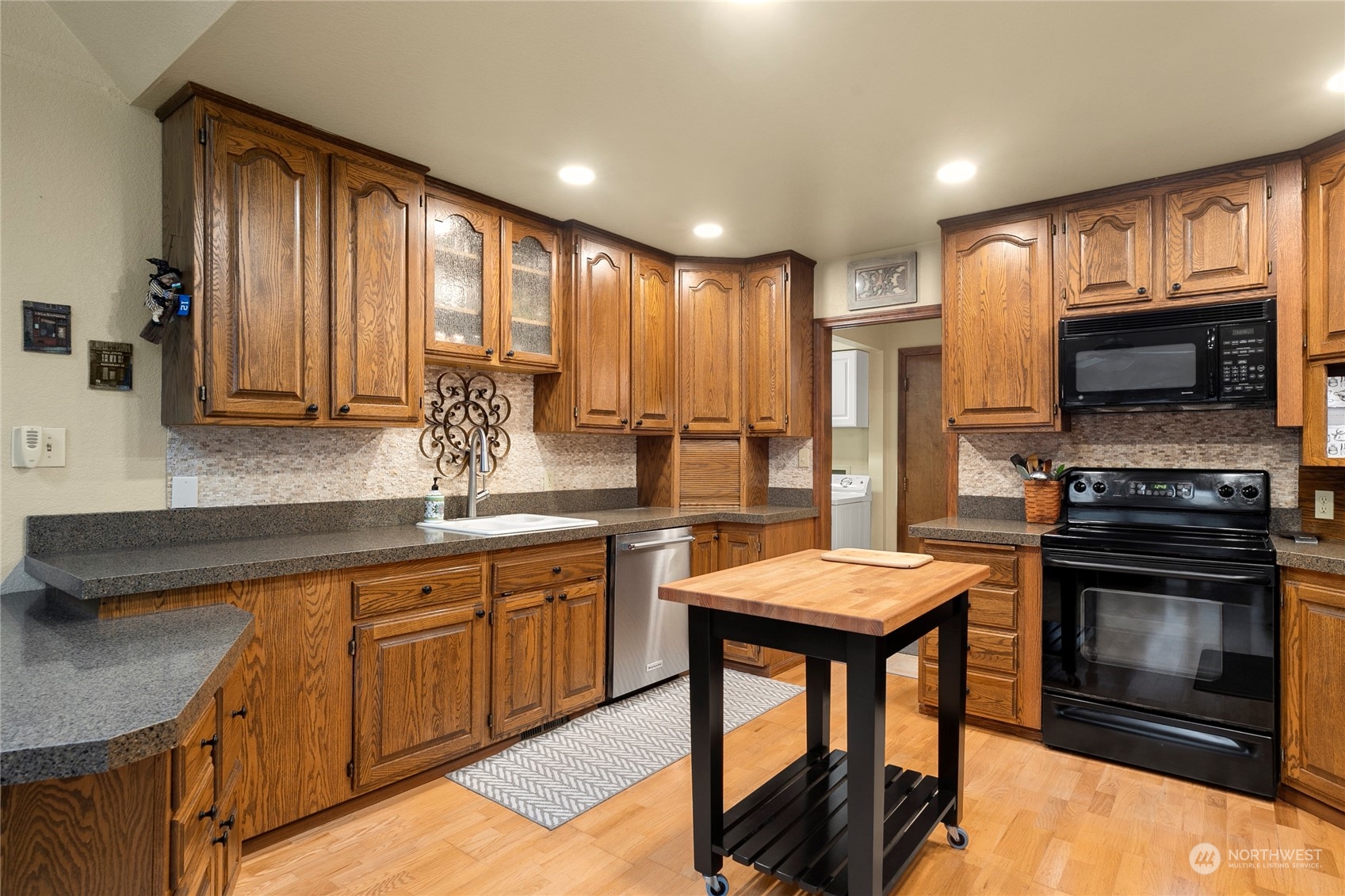 4832 Shellridge Road Northwest Olympia, WA 98502 - Photo 4 of 36 Gallery Image 4