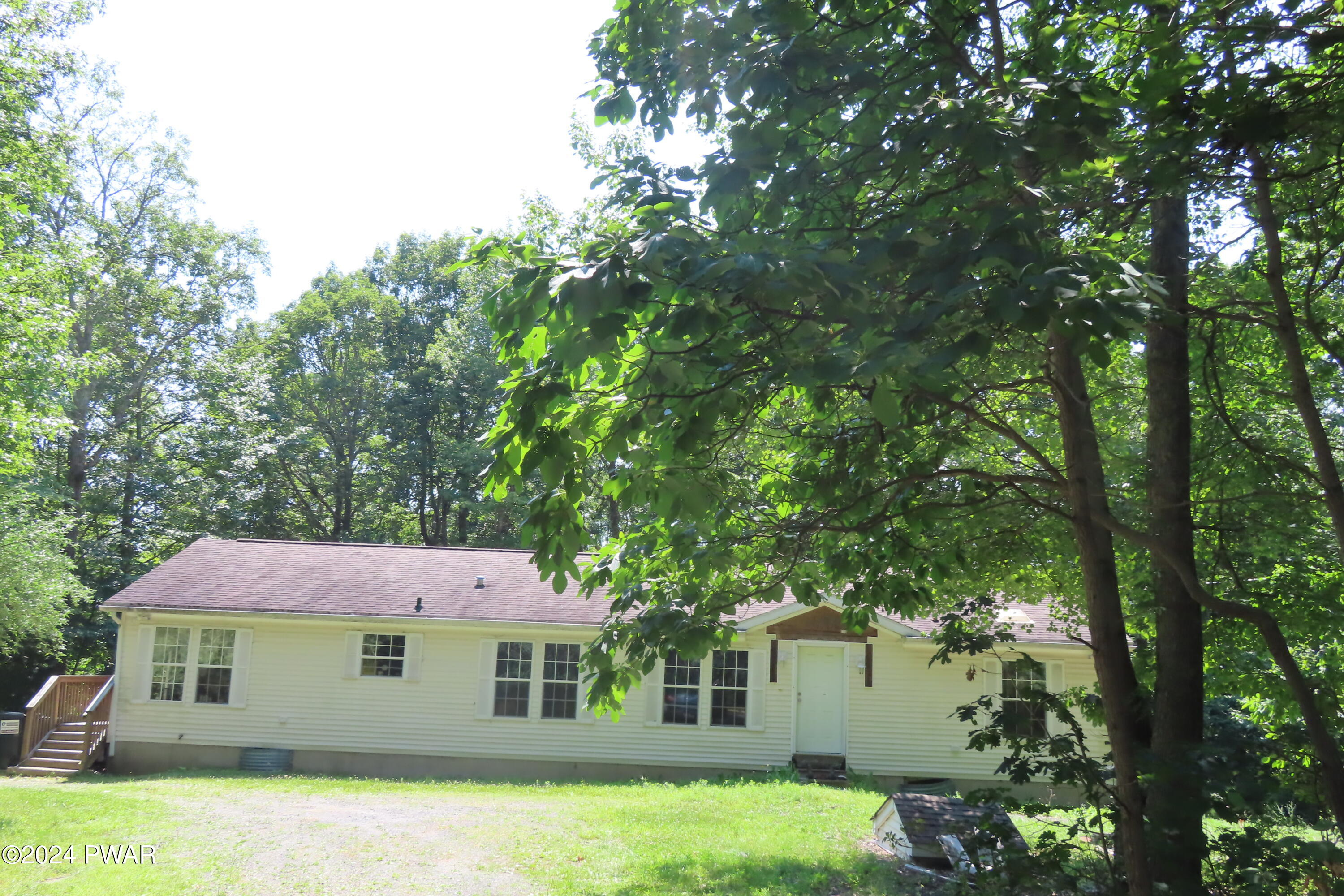199 Frenchtown Road Milford, PA 18337 - Photo 2 of 17 IMG_1747