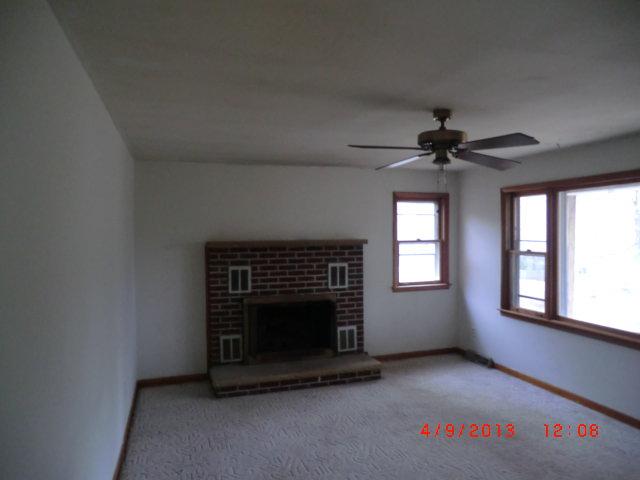 156 Traylor Branch Road Waverly, TN 37185 - Photo 14 of 20 Livingroom