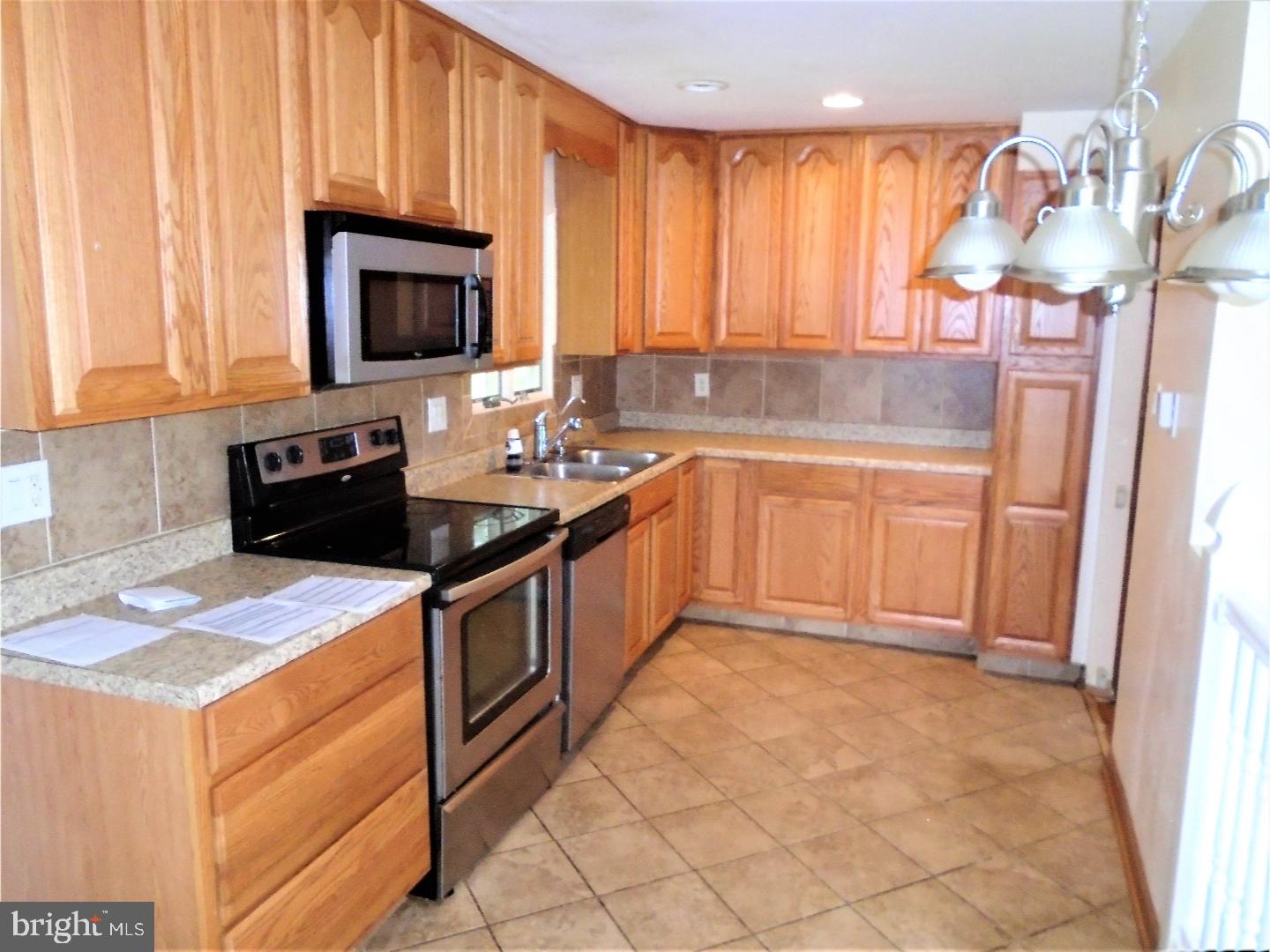 7 Garrett Road Newark, DE 19713 - Photo 3 of 15 Kitchen