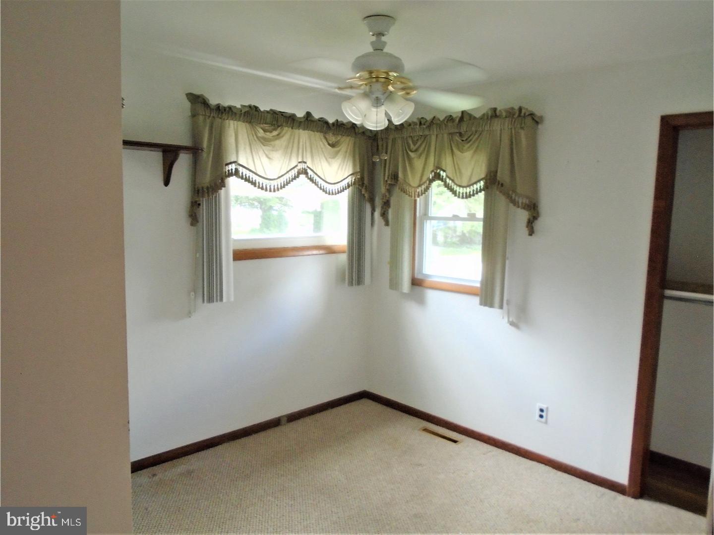 7 Garrett Road Newark, DE 19713 - Photo 5 of 15 Bedroom