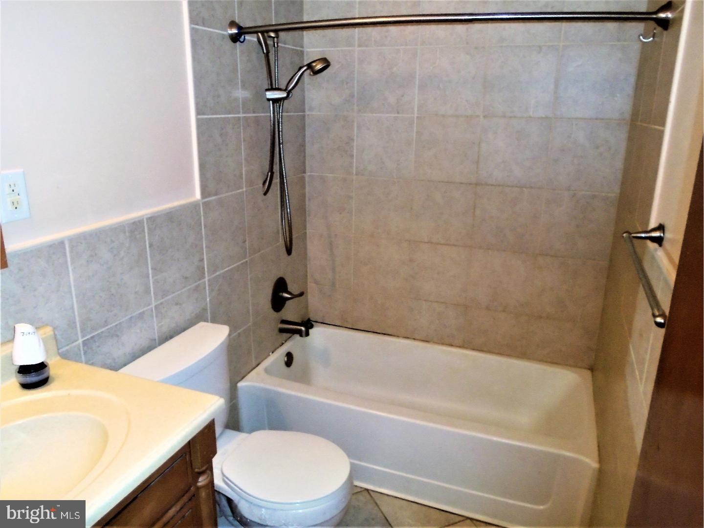 7 Garrett Road Newark, DE 19713 - Photo 7 of 15 Bathroom