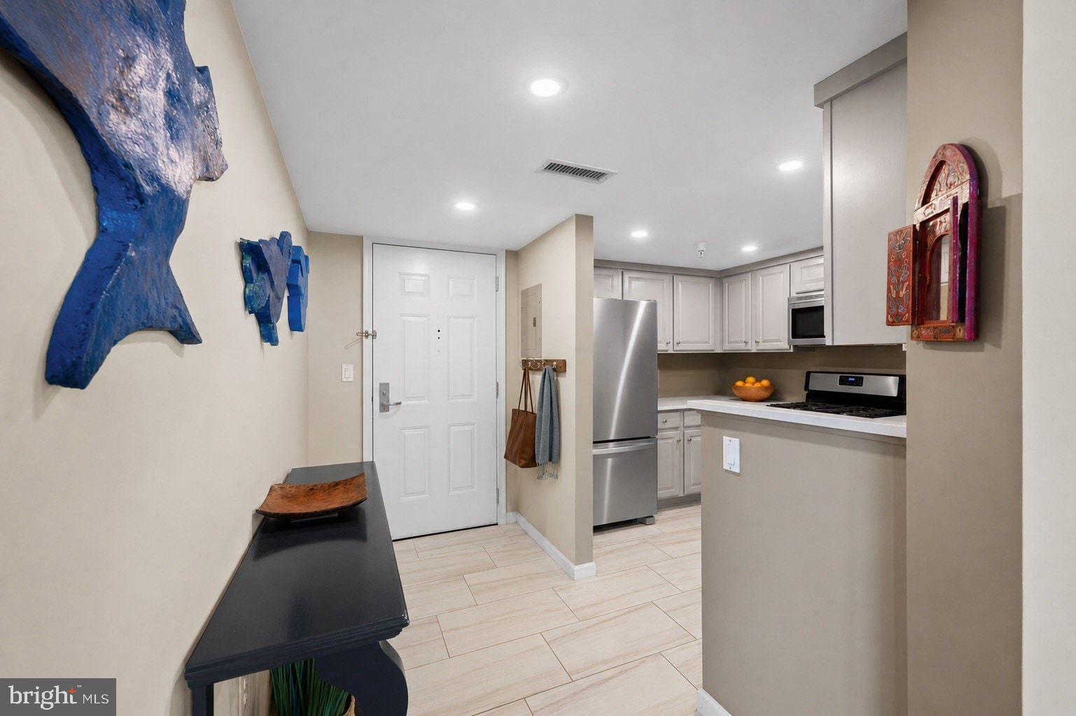 11710 Old Georgetown Road, Unit 1108 Rockville, MD 20852 - Photo 3 of 29