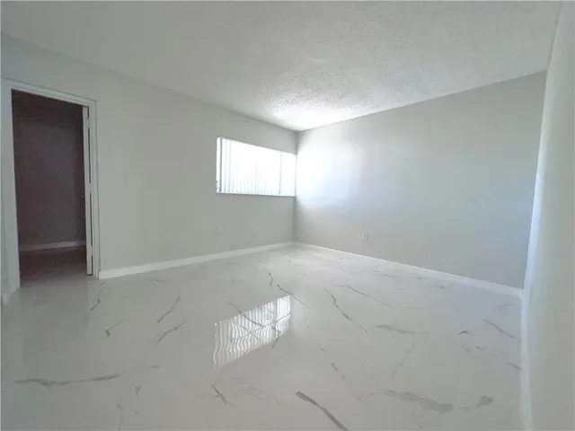 $3,000 | 701 North Pine Island Road, Unit 303, Plantation, FL 33324