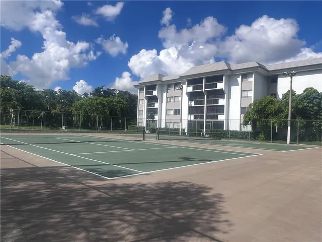 $3,000 | 701 North Pine Island Road, Unit 303, Plantation, FL 33324
