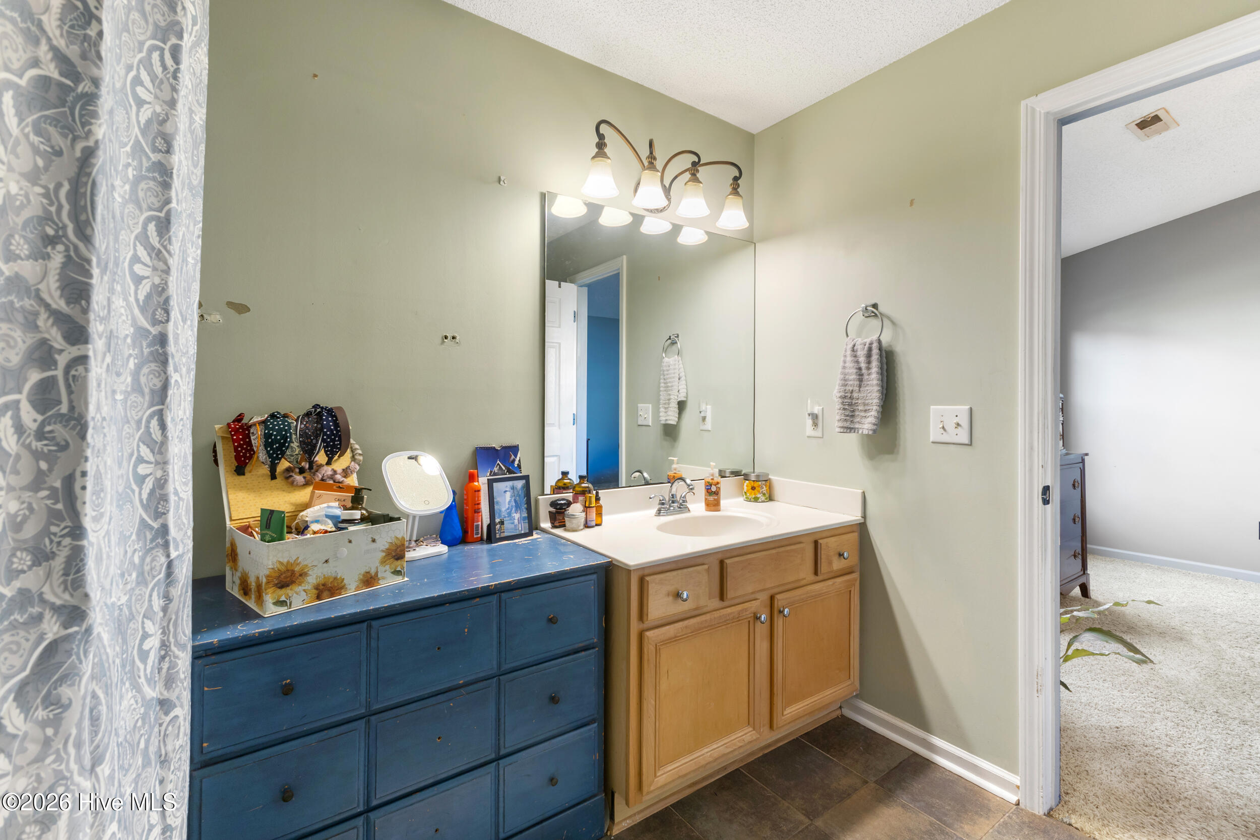 6604 Stoddard Road Wilmington, NC 28412 - Photo 13 of 23 Primary Bath