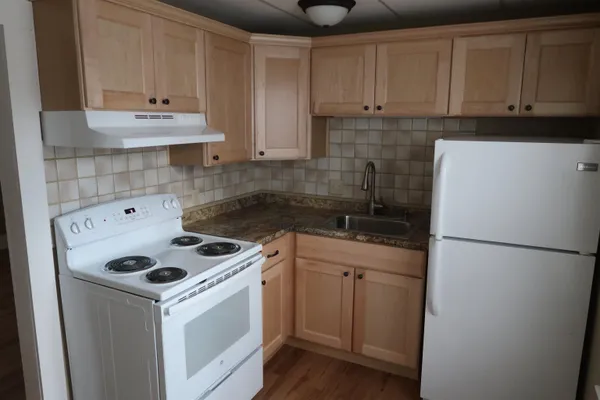 $2,495 | 5 Green Street, Exeter, NH 03833