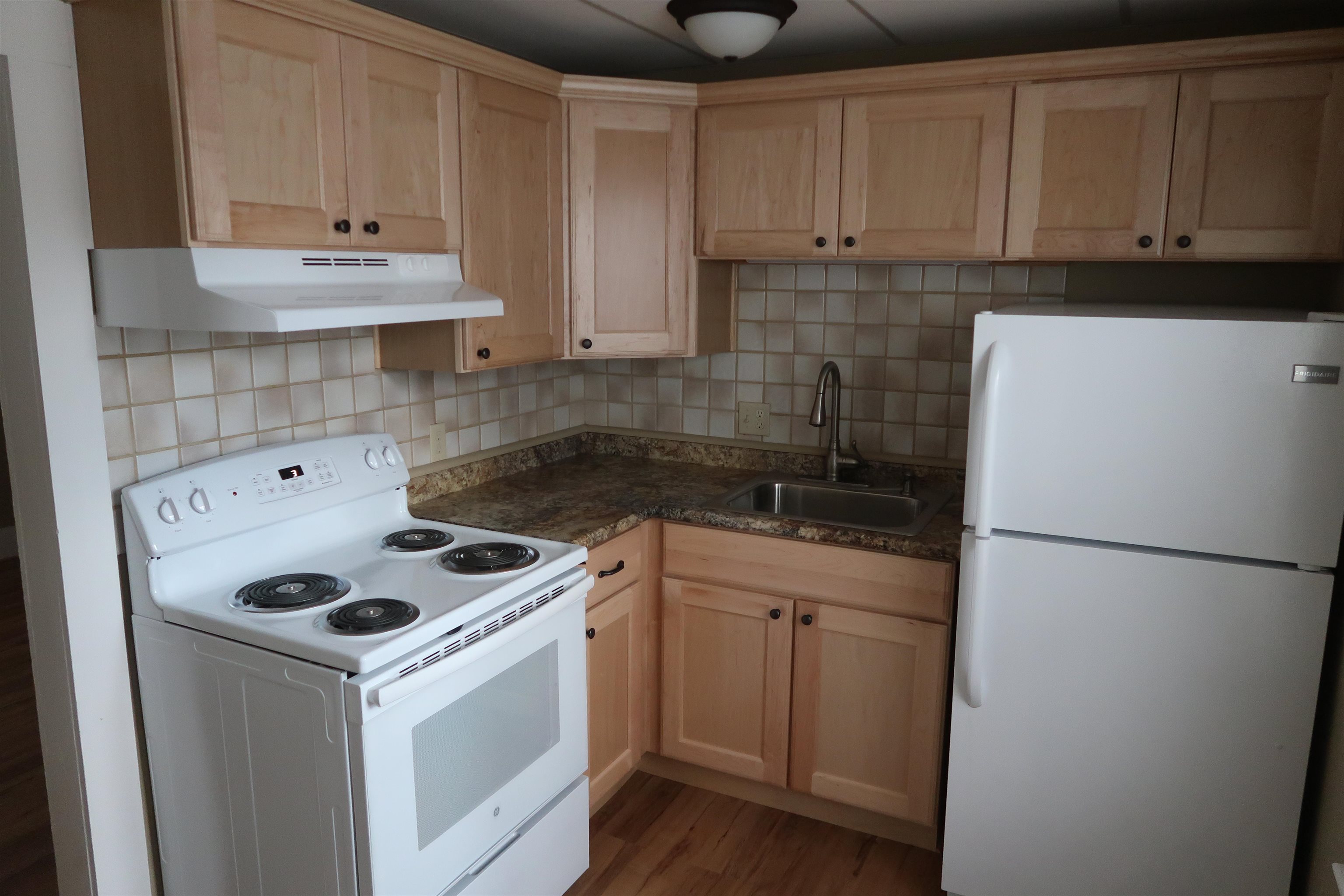 5 Green Street Exeter, NH 03833 - Photo 12 of 33