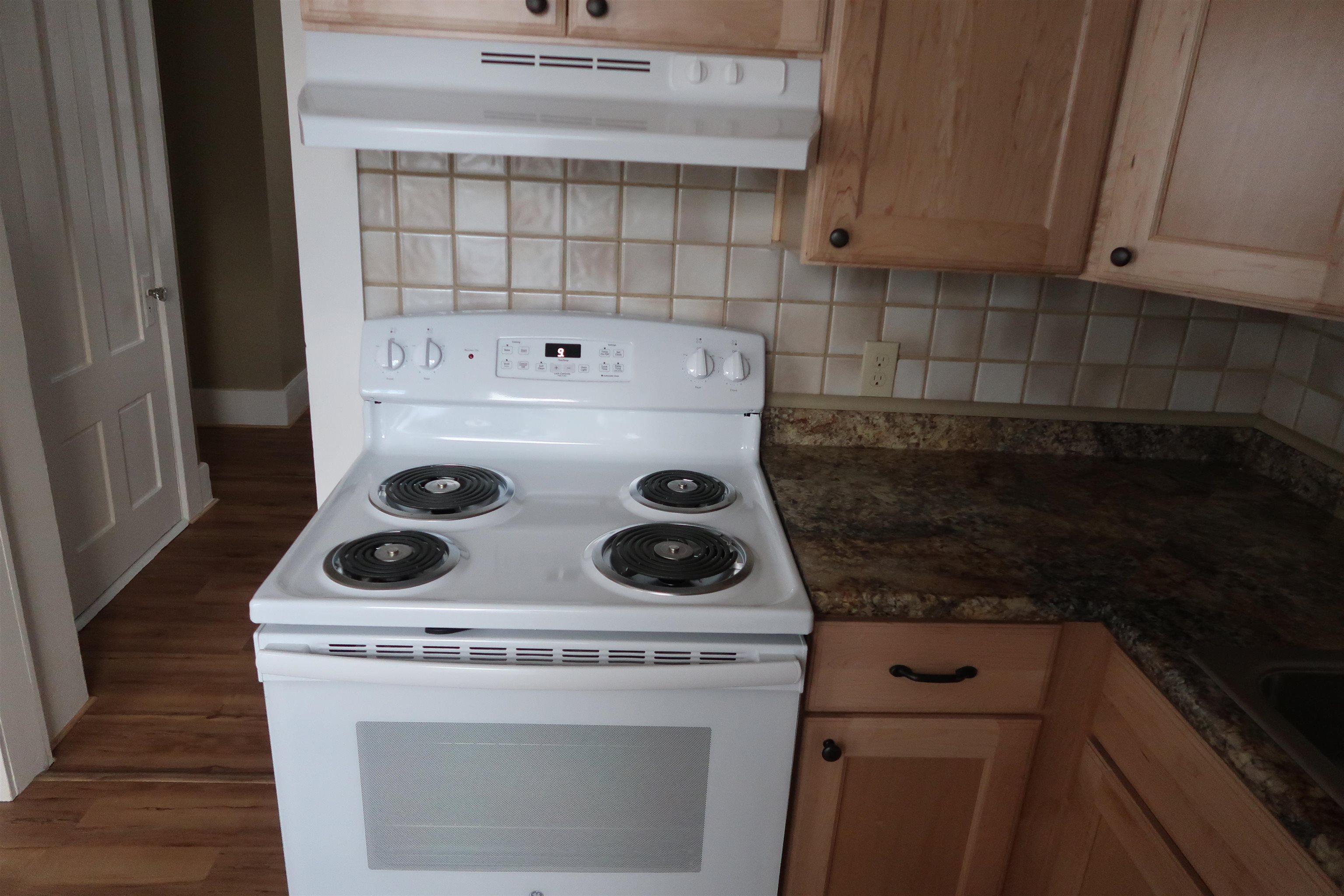 5 Green Street Exeter, NH 03833 - Photo 13 of 33