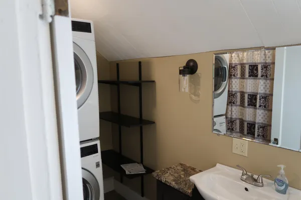 $2,495 | 5 Green Street, Exeter, NH 03833