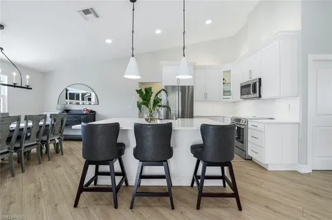 $1,295,000 | 711 Tigertail Court, Marco Island, FL 34145