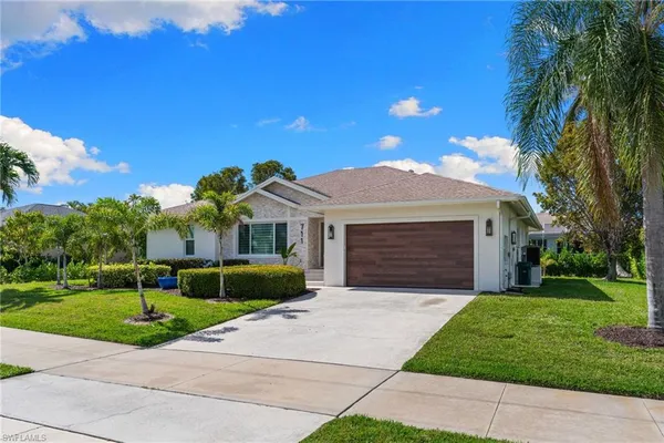$1,249,000 | 711 Tigertail Court, Marco Island, FL 34145