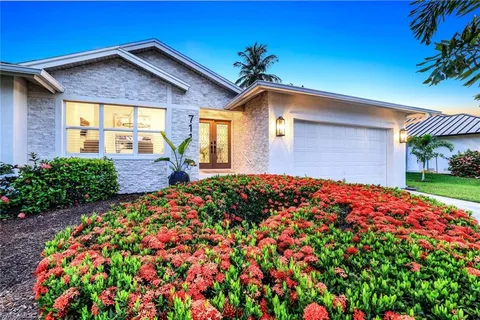 $1,295,000 | 711 Tigertail Court, Marco Island, FL 34145