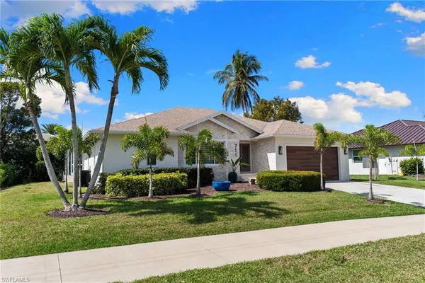 $1,249,000 | 711 Tigertail Court, Marco Island, FL 34145