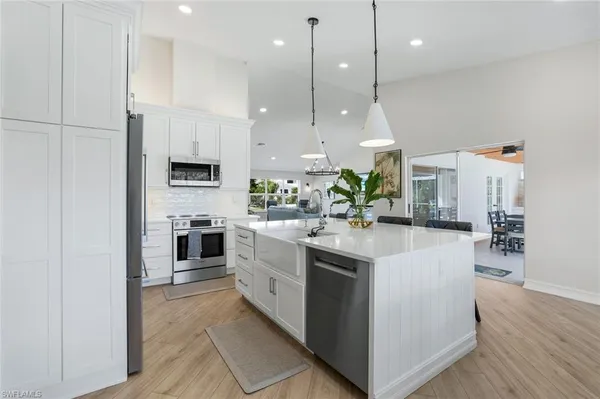 $1,249,000 | 711 Tigertail Court, Marco Island, FL 34145