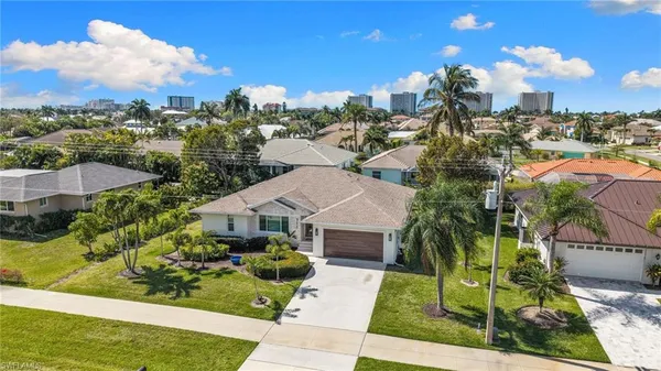 $1,249,000 | 711 Tigertail Court, Marco Island, FL 34145