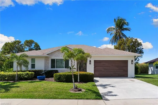 $1,249,000 | 711 Tigertail Court, Marco Island, FL 34145