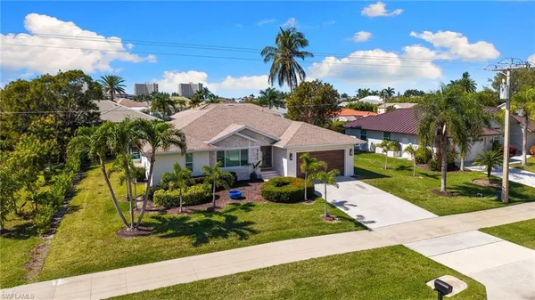 $1,249,000 | 711 Tigertail Court, Marco Island, FL 34145