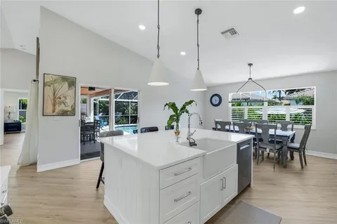 $1,295,000 | 711 Tigertail Court, Marco Island, FL 34145