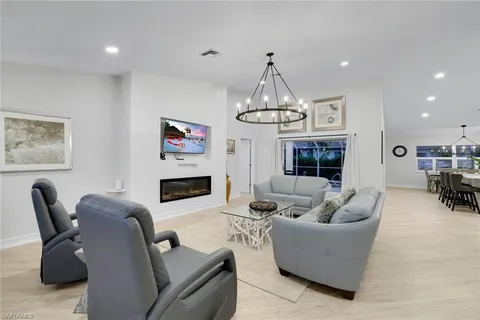 $1,295,000 | 711 Tigertail Court, Marco Island, FL 34145