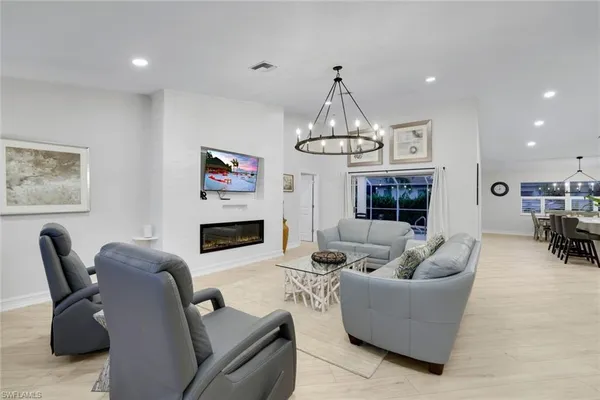 $1,249,000 | 711 Tigertail Court, Marco Island, FL 34145