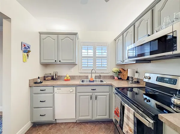 $125,000 | 6570 Royal Palm Boulevard, Unit 312, Margate, FL 33063