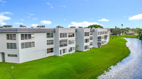 $125,000 | 6570 Royal Palm Boulevard, Unit 312, Margate, FL 33063