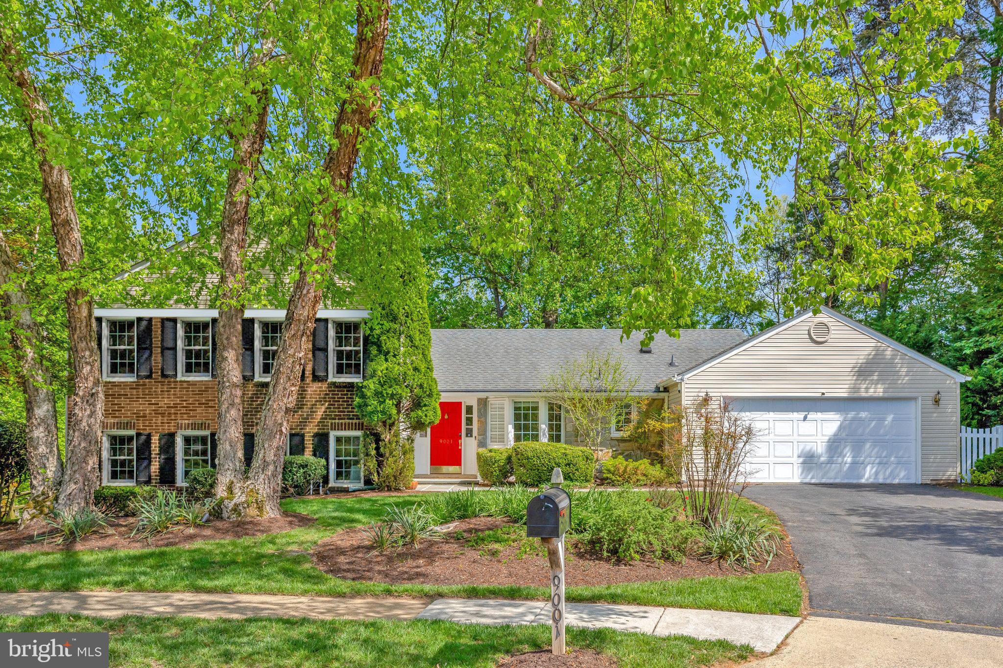 front view of house with a yard