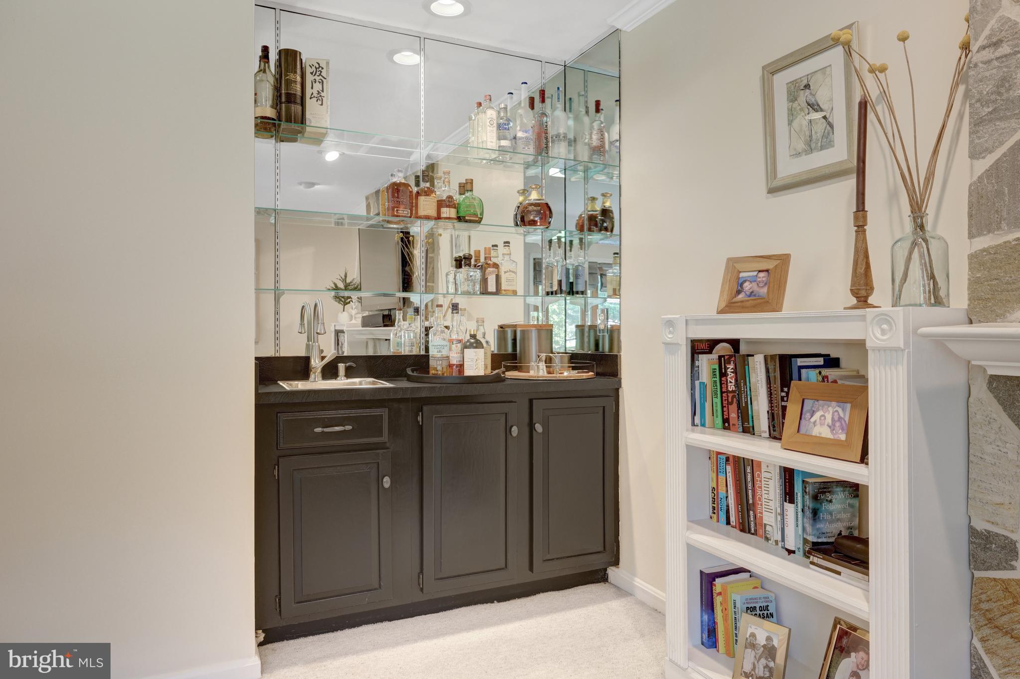 9001 Streamview Lane Vienna, VA 22182 - Photo 44 of 64 Wet bar